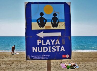 mejores-playas-nudista-malaga-andaluciavibes