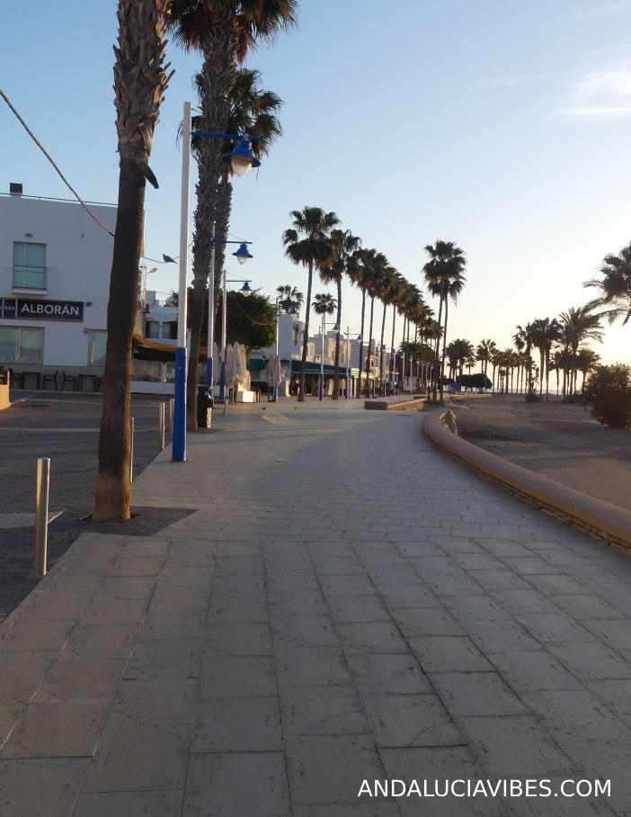 paseo-maritimo-carboneras-andaluciavibes-com