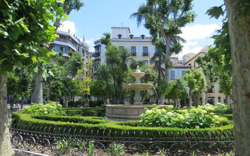 plaza-trinidad-granada