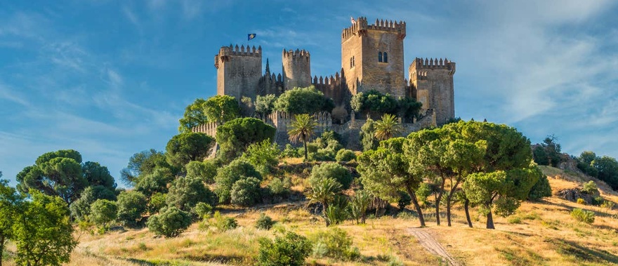 Entrada al Castillo de Almodóvar del Río Foto galería 1