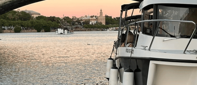 Paseo en barco de lujo en Sevilla Foto galería 1
