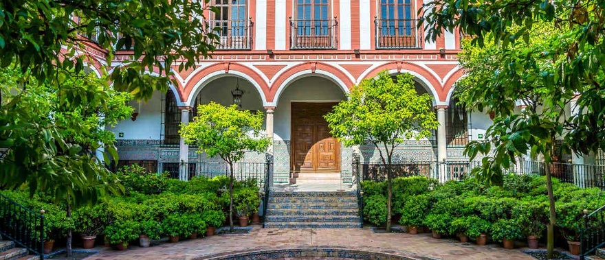 Entrada al Hospital de los Venerables