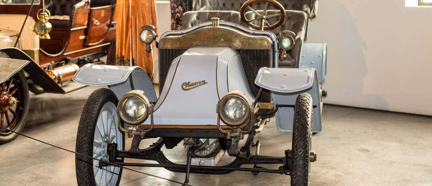 Entrada al Museo Automovilístico y de la Moda