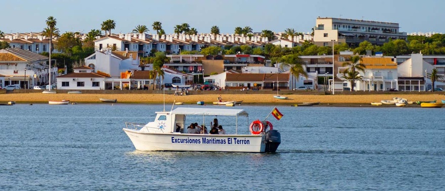 Paseo en barco por el río Piedras