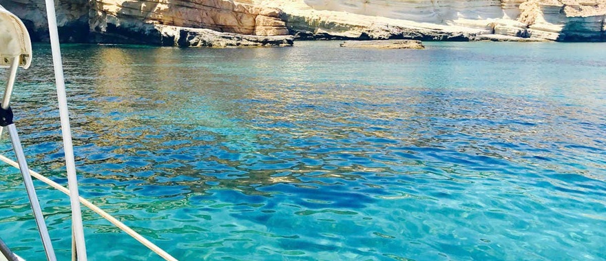 Paseo en lancha por el Cabo de Gata (San José)