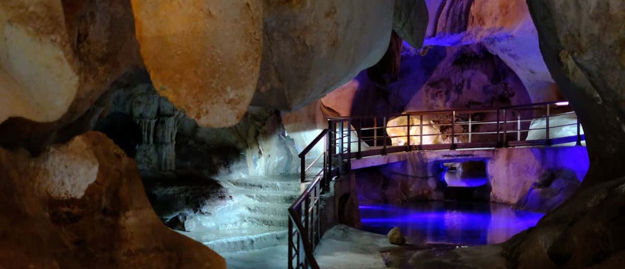 Entrada a la Cueva del Tesoro en Málaga Foto galería 2