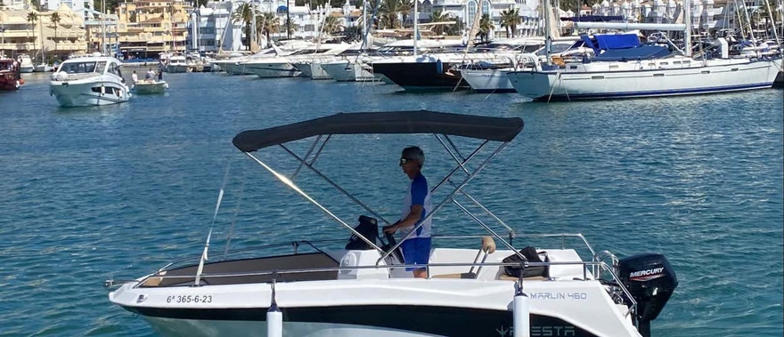 Alquiler de barco sin licencia en Benalmádena Foto galería 2