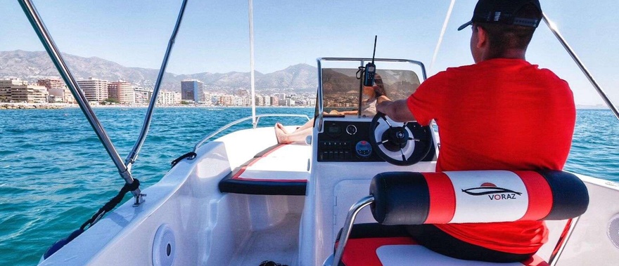 Alquiler de barco sin licencia en Fuengirola Foto galería 1