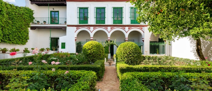 Entrada al Palacio Bucarelli con audioguía
