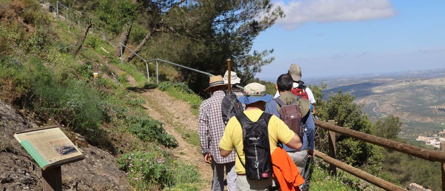 Senderismo por Cuevas de San Marcos