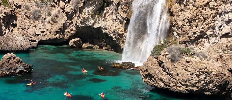 Excursión guiada en Kayak por los Acantilados de Nerja y la Cascada de Maro Foto galería 1