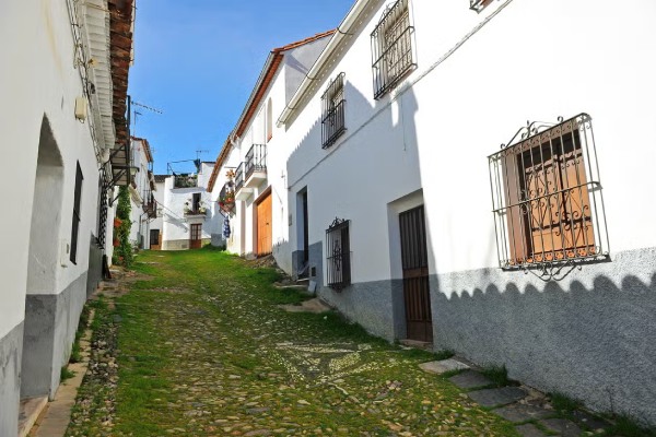 Visita guiada por Linares de la Sierra