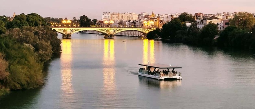 Paseo en barco ecológico por el río Guadalquivir